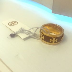 Tory Burch Gold/Black Size 6 ring